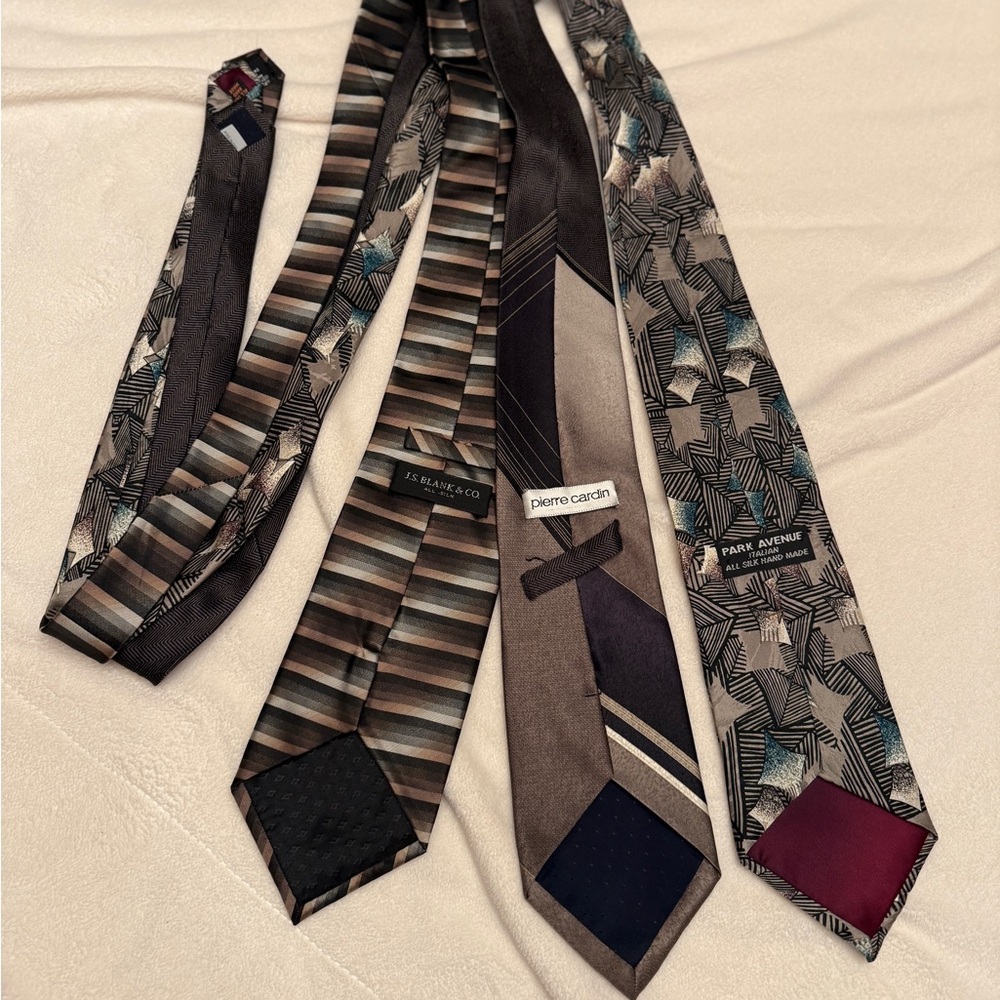 Set of 3 mens silk ties-black base
